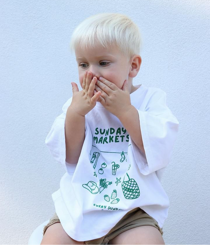 “Sunday Market” oversized tee